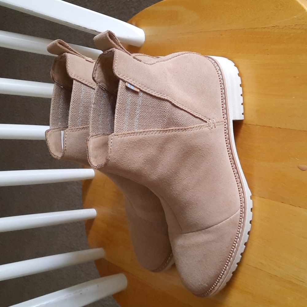 TOMS Booties - Picture 9 of 11